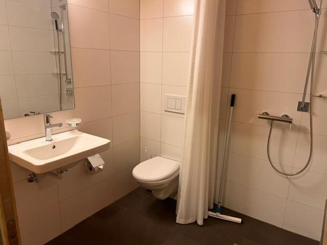 Nova Casa Spinatscha Sedrun Hostel Bilik gambar