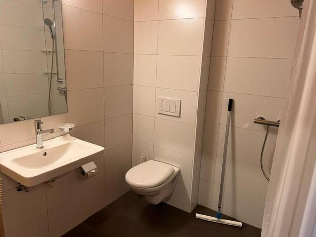 Nova Casa Spinatscha Sedrun Hostel Bilik gambar