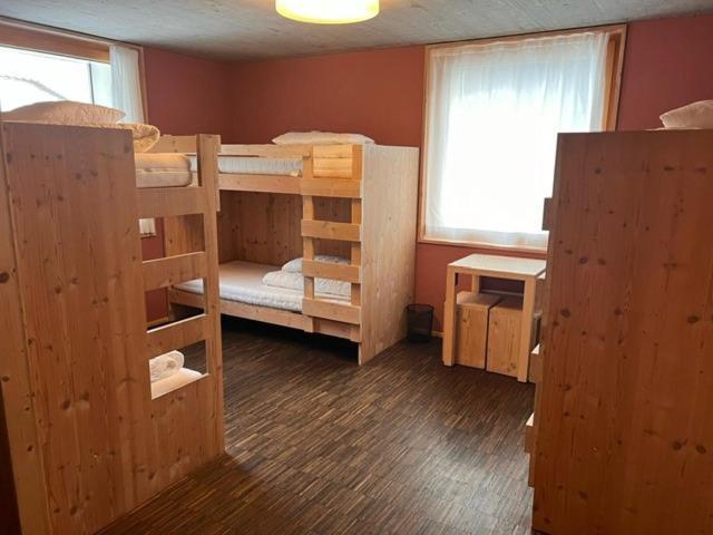 Nova Casa Spinatscha Sedrun Hostel Bilik gambar